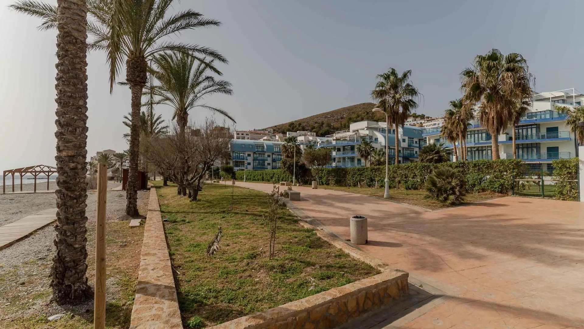 Rentitspain Castell Playa, Vistas Y Parking カステル・デ・フェロ 0*,  スペイン