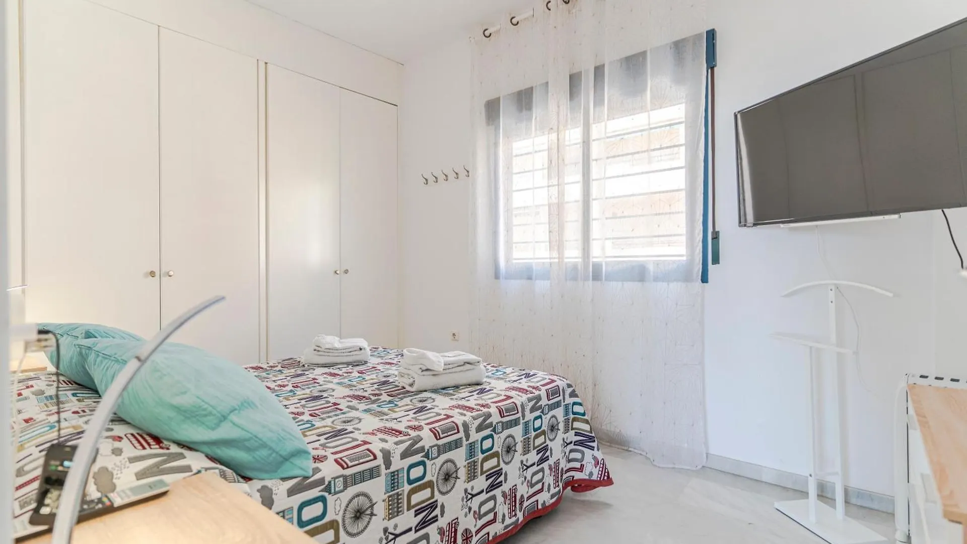 Rentitspain Castell Playa, Vistas Y Parking カステル・デ・フェロ